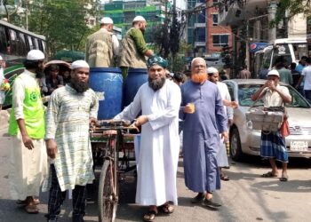 নগরীতে তৃষ্ণার্তদের মাঝে ইসলামী আন্দোলনের শরবত বিতরণ