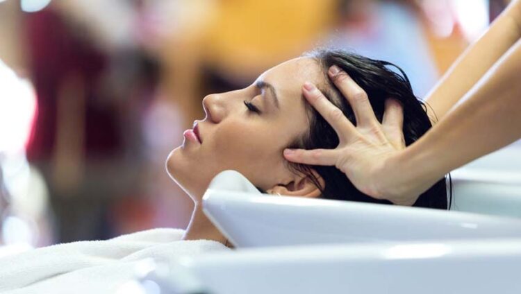 ঈদের আগে নিজেই করুন ‘হেয়ার স্পা’