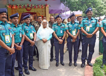 তেজগাঁও ট্রাফিক বিভাগের ব্যবস্থাপনার প্রশংসা করলেন প্রধানমন্ত্রী