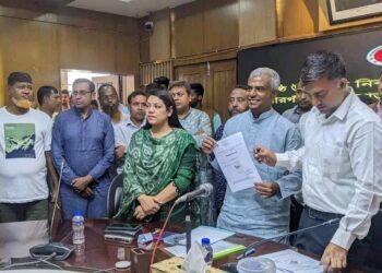 জেলার ৩ উপজেলায় প্রার্থীদের মাঝে প্রতিক বরাদ্দ