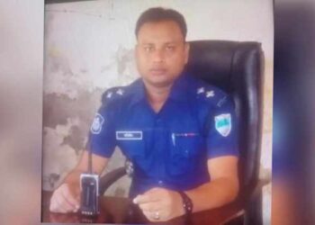 রূপগঞ্জে সাংবাদিকের উপর হামলা:  তদন্ত কর্মকর্তা মতিউরের সাথে সখ্যতায় আসামী প্রকাশ্যে!