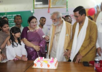 গুণী জনদের পদচারণায় উদযাপিত হলো দৈনিক আজকের নীর বাংলা পত্রিকা’র ১৫ তম বর্ষপূর্তি