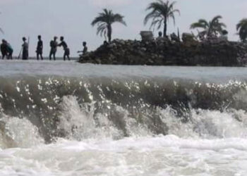 ঘূর্ণিঝড় ‘রিমাল’  ১৬ জেলার উপকূলে ৮-১২ ফুট জলোচ্ছ্বাসের আশঙ্কা