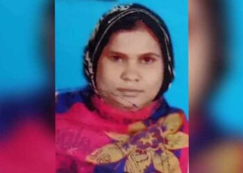 ফতুল্লায় স্বামীর টাকা ও  স্বর্ণালংকার নিয়ে পালালো স্ত্রী