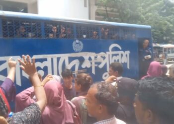 আদালতপাড়ায় দিন দিন বাড়ছে স্বজনদের আহাজারি