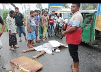 বন্দরে অটোরিকশা ও কাভার্ডভ্যানের মুখোমুখি সংঘর্ষে অটোচালক নিহত