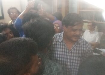 বিদ্যানিকেতন স্কুলের প্রধান শিক্ষকের পদত্যাগ,অসুস্থতার বাহানায় সালামের পলায়ন