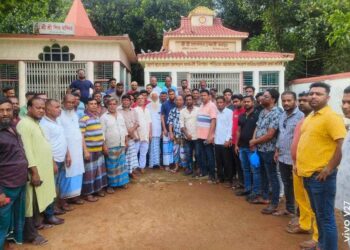 দিপু ভুইয়ার নির্দেশে গুতিয়াব ৩ নং ওয়ার্ড এর মন্দির পাহারায় ইউনিয়ন বি এন পির নেতৃবৃন্দ