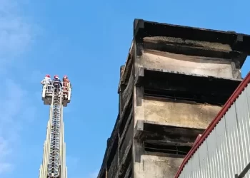 গাজী টায়ার ভবনে উদ্ধারকাজ চালানো খুবই বিপজ্জনক: বুয়েট প্রতিনিধি