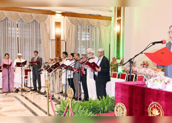 কী ভাবছে নতুন সরকার,সংবিধান অনুযায়ী নির্বাচন নাকি রাষ্ট্র সংস্কার?