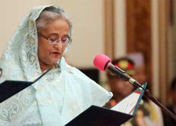 আমি নিজ থেকে সরে গেছি, পদত্যাগ করেছি: শেখ হাসিনা