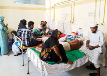 দুই হাসপাতালে ভর্তি ১২১ রোগী, নারায়ণগঞ্জে বাড়ছে ডেঙ্গুর প্রকোপ