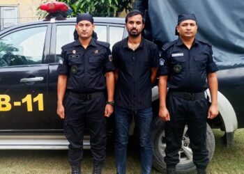 র‌্যাবের হাতে আটক গোগনগর ইউপি সদস্য রুবেল আহমেদ
