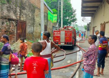 বন্দরে তুলার কারখানায় রহস্যময় আগুন!!  