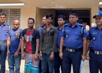 সোনারগাঁয়ে চালককে হত্যা ও গাড়ি ছিনতাই ঘটনায় গ্রেফতার-৩ 