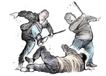 আদালতপাড়ায় সন্তানকে দেখতে গিয়ে মারধরের শিকার পিতা!