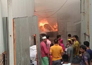 বন্দরে তুলার মিলে অগ্নিকাণ্ড