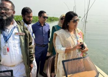 সোনারগাঁয়ে মেঘনা নদীতে অবৈধ মাছের ঘের উচ্ছেদ