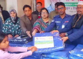 ফতুল্লায় লুৎফর রহমান স্বপন ফাউন্ডেশনের শীতবস্ত্র বিতরন