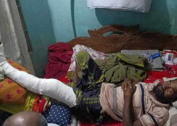 ফতুল্লায় চাঁদা না দেয়া ঘরে ঢুকে ঠিকাদারের পা ভাঙ্গলো চাদাঁবাজ সুজন