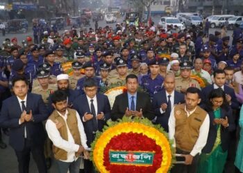 স্বাধীনতা দিবস উপলক্ষ্যে নারায়ণগঞ্জ বন্ধুসভার পুষ্পস্তবক অর্পণ