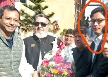 ফতুল্লায় আওয়ামী দোসর কিশোর গ্যাং লিডার রবি প্রকাশ্যে