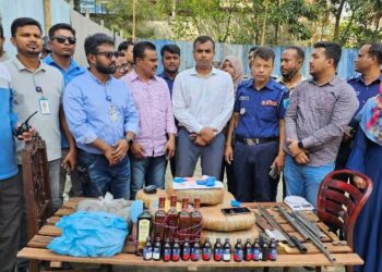 ফতুল্লায় মাদক বিরোধী অভিযানে হামলা চালিয়ে ৪ মাদক ব্যবসায়ী ছিনতাই, আহত ৩