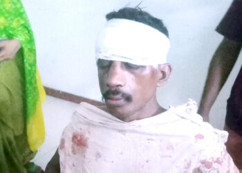 বন্দরে লেগুনা চালককে কুপিয়ে জখম