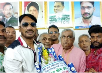 জাকির খানের সাথে হিন্দু সম্প্রদায়ের বিভিন্ন মন্দিরের নেতৃবৃন্দের শুভেচ্ছা বিনিময়