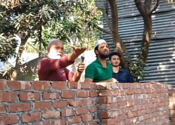 আলীরটেকের কুঁড়েরপাড় এলাকায় আ” লীগ নেতা আজিজের বিরুদ্ধে ভূমিদস্যুতার অভিযোগ