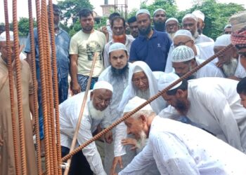 আলীরটেকের ডিক্রীরচরে ক্বওমি মাদ্রাসার ভিত্তি প্রস্তর করলেন জাকির হোসেন চেয়ারম্যান