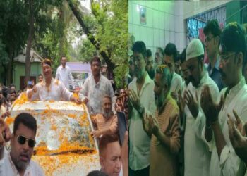 বন্দরে হযরত ইন্নত আলী শাহ’র মাজার জিয়ারতে জাকির খান,