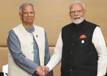 বাংলাদেশ-ভারতের বাণিজ্য টানাপোড়েন: পণ্য পরিবহনে খরচের হিসাব কষছেন ব্যবসায়ীরা 