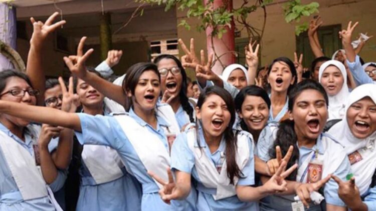 এসএসসি ও সমমান: জিপিএ ৫ ও পাশের হার দুটোই কমেছে
