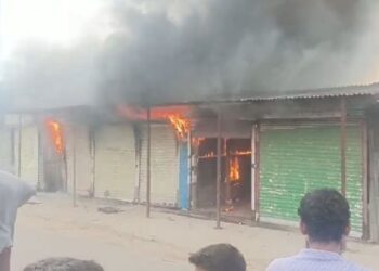 বন্দরে অগ্নিকান্ডে হোসিয়ারী মার্কেট পুড়ে ছাই