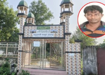 মোহনপুর কবরস্থান এলাকায় ব্লাক জনির মাদক ব্যবসা!