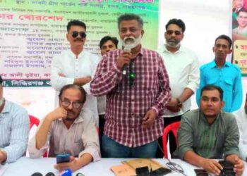 আমরা কাঁদা ছোড়াছুড়ি করে দলের ক্ষতি করবো না – খোরশেদ