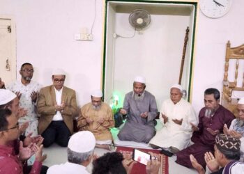 খালেদা জিয়ার সুস্থতা কামনায় মহানগর বিএনপির মিলাদ ও দোয়া