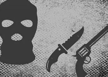 ঢাকা-চট্টগ্রাম মহাসড়কে গাড়িতে ডাকাতি