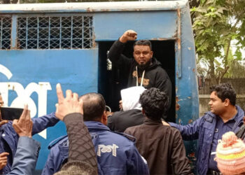 মদনপুরে গুলিবর্ষণের মামলায় যুবলীগ নেতা অহিদকে আদালতে প্রেরণ