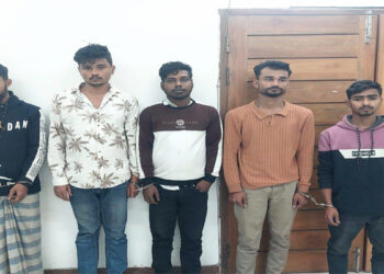 বন্দরে “নেশা দ্রব্য খাইয়ে” নদগ টাকা চুরি চক্রের ৫ সদস্য আটক