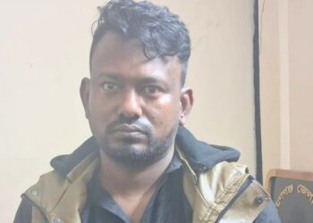 ডিবি’র অভিযানে ১৯ মামলার আসামি টাইগার মোমেন গ্রেফতার