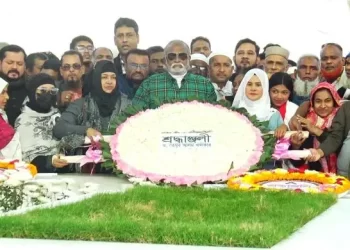 খালেদা জিয়ার কবর জিয়ারত করলেন তৈমূর