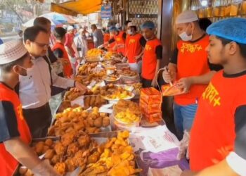 বাহারী ইফতারে জমজমাট নগরীর রেস্টুরেন্টেগুলো