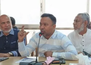 পুলিশ ব্যবসায়ীদের কাছ থেকে টাকা নেয়-সাখাওয়াত