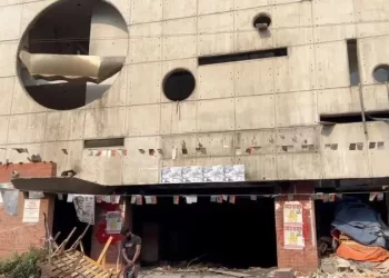 আওয়ামী লীগের বিভিন্ন কার্যালয়ে নেতাকর্মীদের প্রবেশের চেষ্টার নেপথ্যে কী?