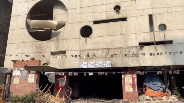 আওয়ামী লীগের বিভিন্ন কার্যালয়ে নেতাকর্মীদের প্রবেশের চেষ্টার নেপথ্যে কী?