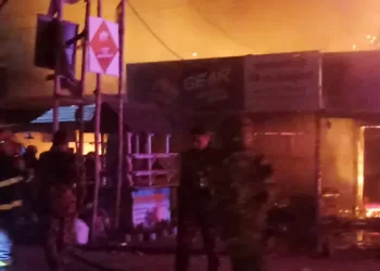 রূপগঞ্জের পূর্বাচলের নীলা মার্কেটে অগ্নিকাণ্ড, ৫ দোকান পুড়ে ছাই