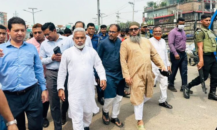 ফুটপাত ছেড়ে দিতে এমপি মান্নানের ২ দিনের আলটিমেটাম