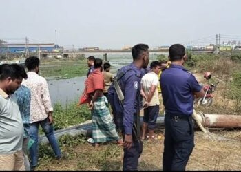 সোনারগাঁয়ে অবৈধভাবে খাল ভরাট, ভ্রাম্যমাণ আদালতে জরিমানা